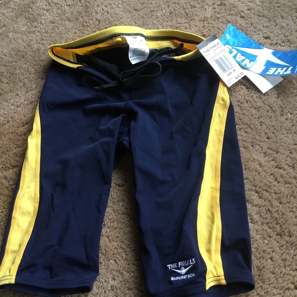 📌 New Finals boys jammer size 28